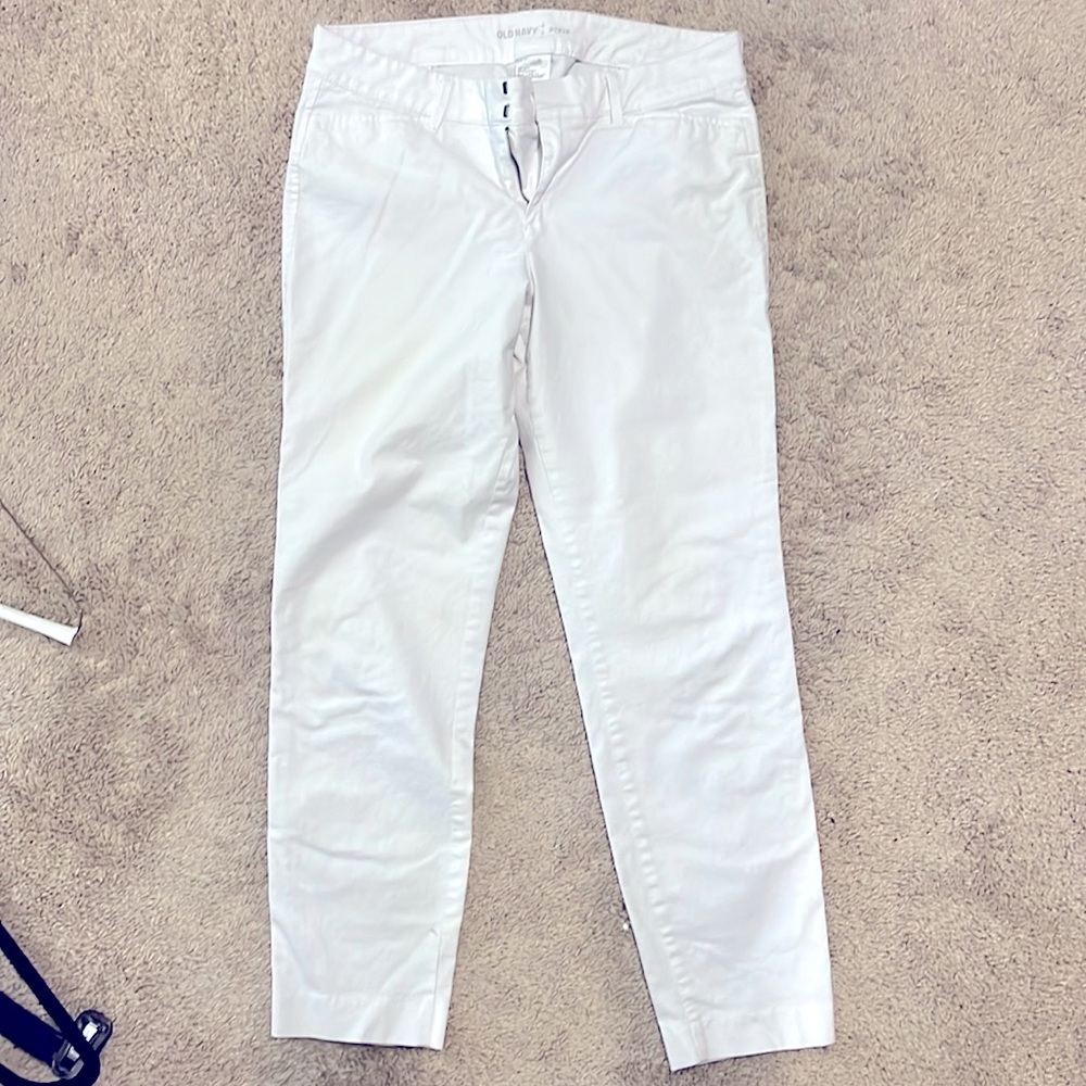 Old Navy Cropped Pixie Chino pants